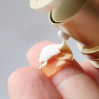 【送禮優(yōu)選】嬌韻詩雙萃煥活眼部精華眼霜20ml