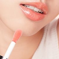 「果冻护唇油」娇韵诗植萃盈润护唇油怦然心动限定